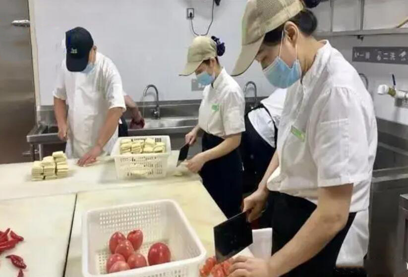 未穿厨师服厨师帽穿戴识别检测系统 厨师帽识别系统 明厨亮灶