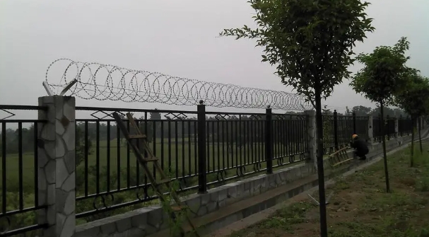 周界防盗报警电子围栏解决方案 周界报警与海康监控联动