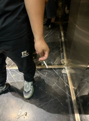 电梯公共安全智能监管：电动车闯入识别与吸烟行为实时管控